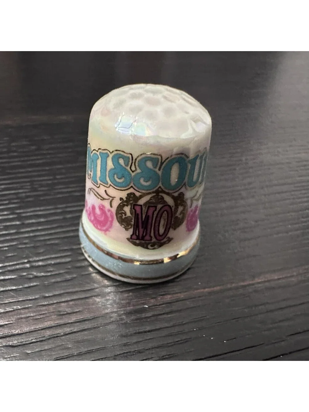Vintage Missouri MO Souvenir Thimble Iridescent Pearl Floral Gold Trim EUC